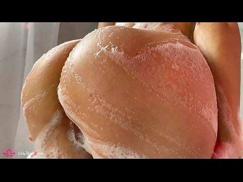 ❤️ Brünette masturbiert Muschi mit Vibrator zu intensivem Orgasmus in der Dusche ️ Porno bei de.rex-porn-com.ru