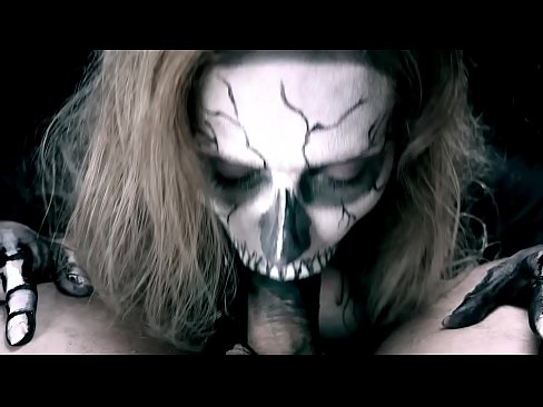 ❤️ Dämonenmädchen lutscht Schwanz mit ihrem schwarzen Mund und schluckt Sperma. ️ Porno bei de.rex-porn-com.ru